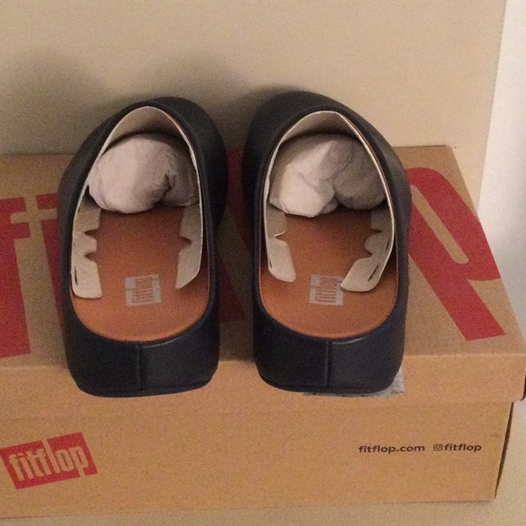 NWT Fitflop Shuv Leather Clogs Size 7 Navy Blue Price Just Reduced - Picture 11 of 11